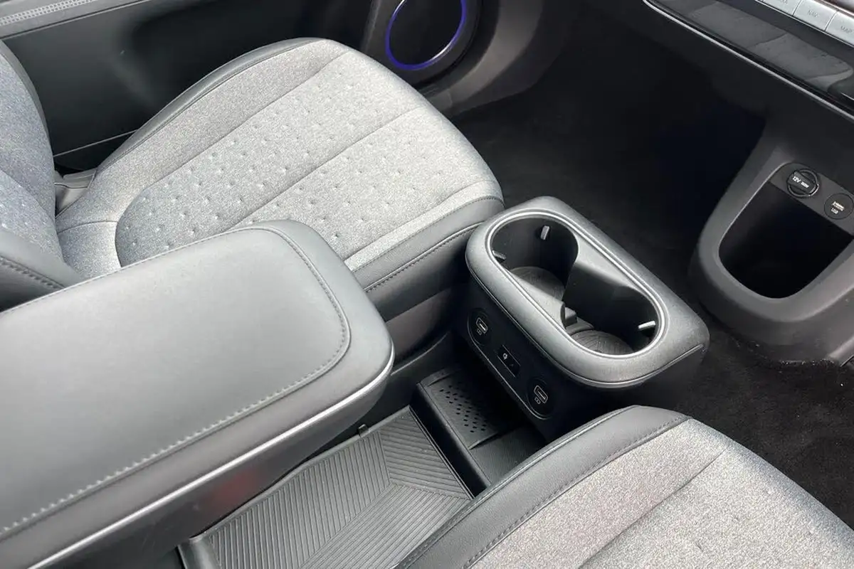 2024-hyundai-ioniq-5-e-premium-228ps-77kwh-rwd-big-24