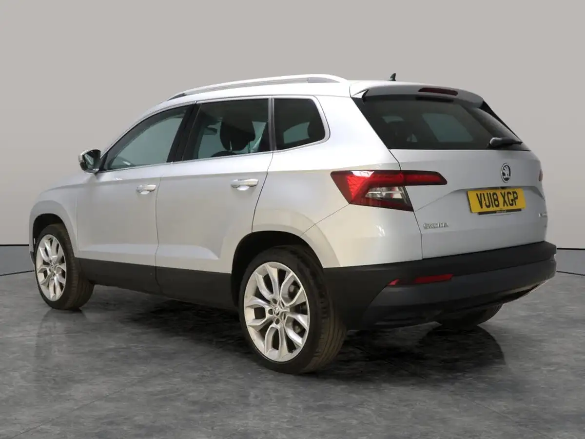 2018-skoda-karoq-20tdi-scr-edition-big-15