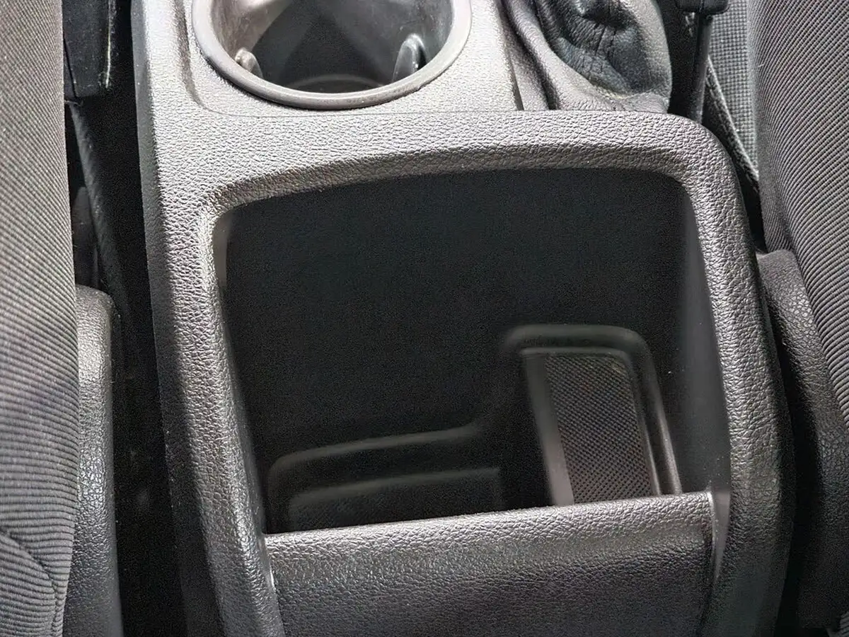2012-ford-focus-10-zetec-100ps-hatchback-big-25