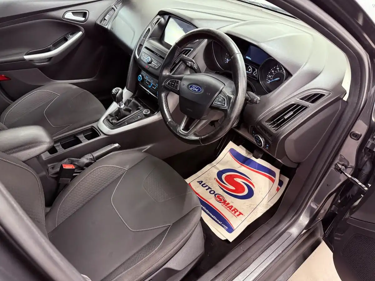 2015-ford-focus-15tdci-zetec-120ps-hatchback-big-13