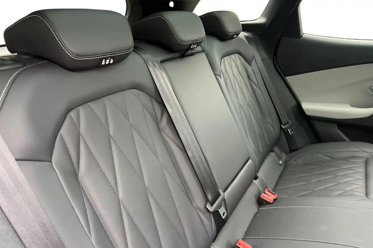 2024-ford-explorer-e-premium-340ps-awd-79kwh-big-18