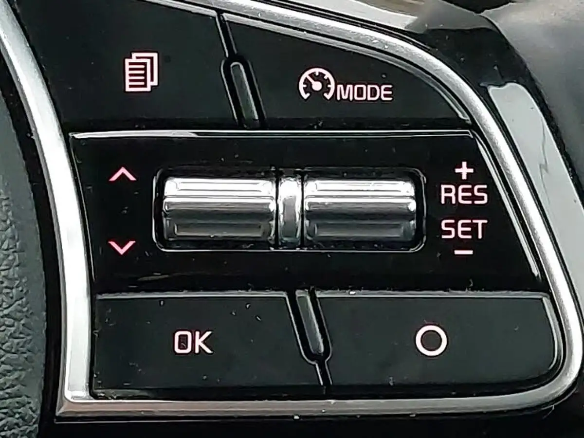 2022-kia-xceed-15-t-gdi-4-big-12