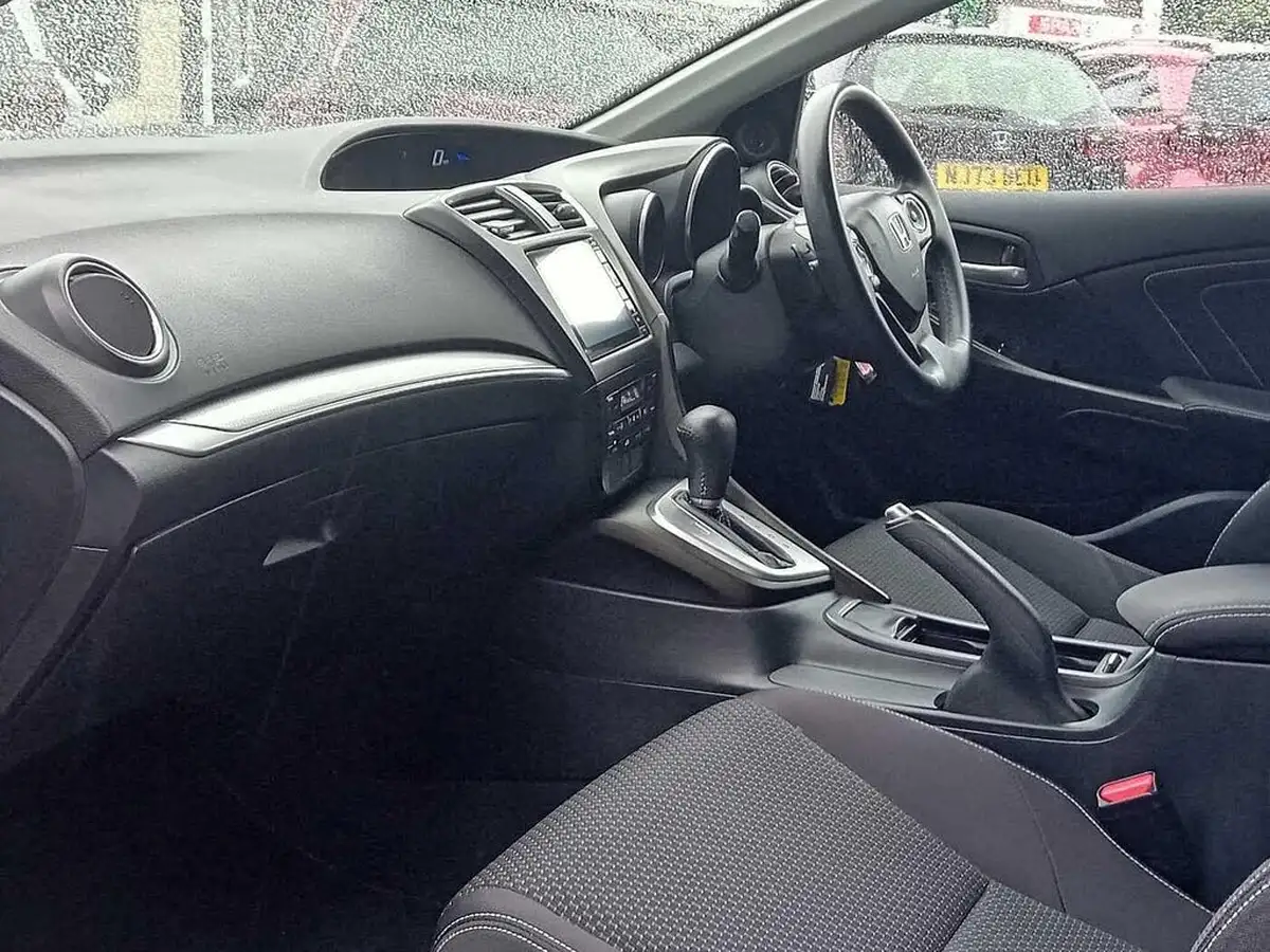 2015-honda-civic-18-se-plus-honda-connect-hatchback-auto-big-1