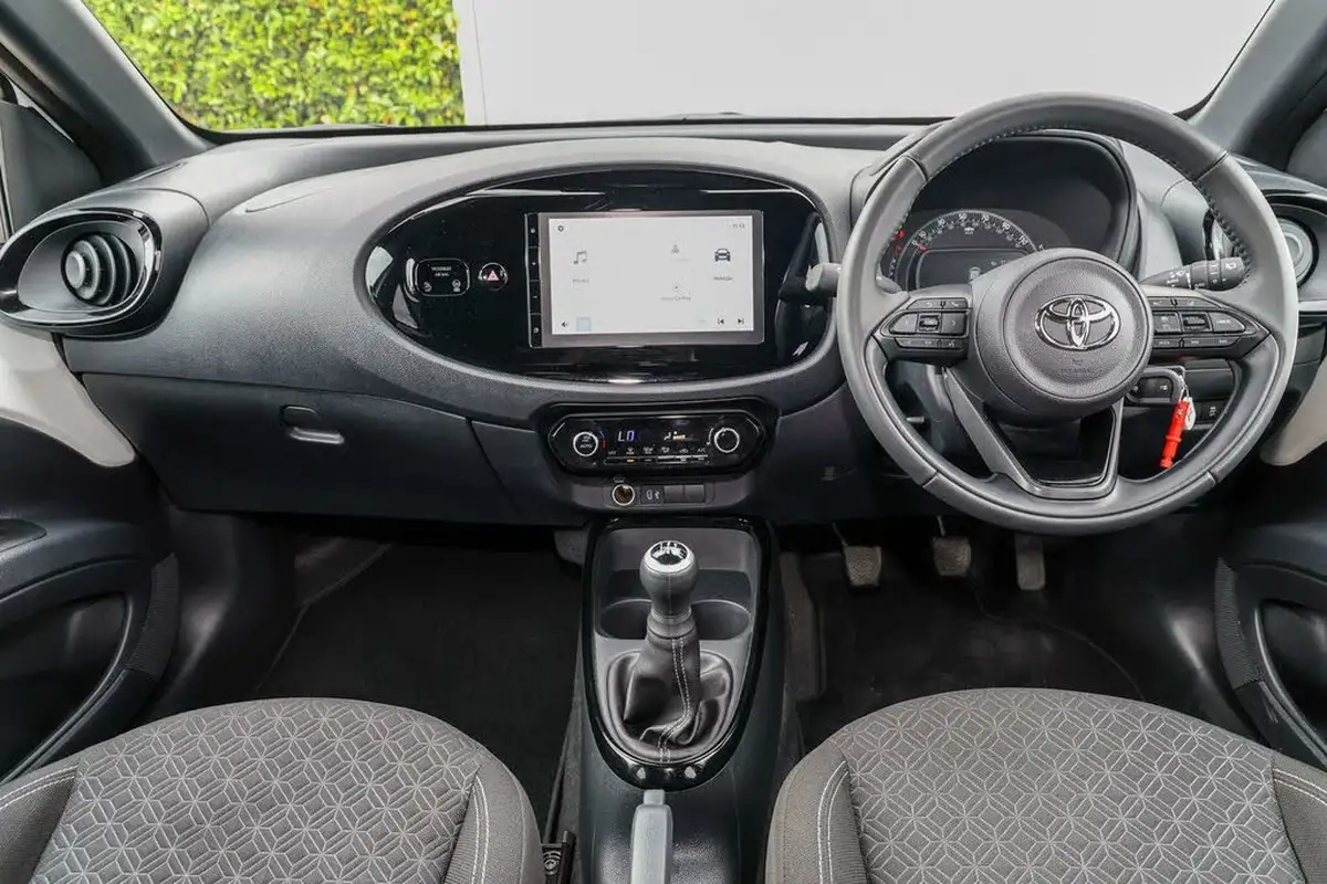 2024-toyota-aygo-x-10-vvt-i-edge-big-4