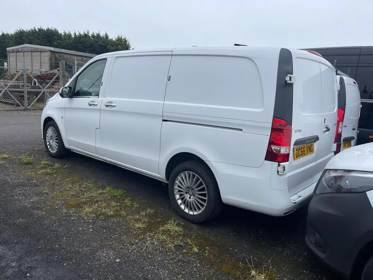 2016-mercedes-benz-vito-21cdi-114-bluetec-panel-extra-long-big-10