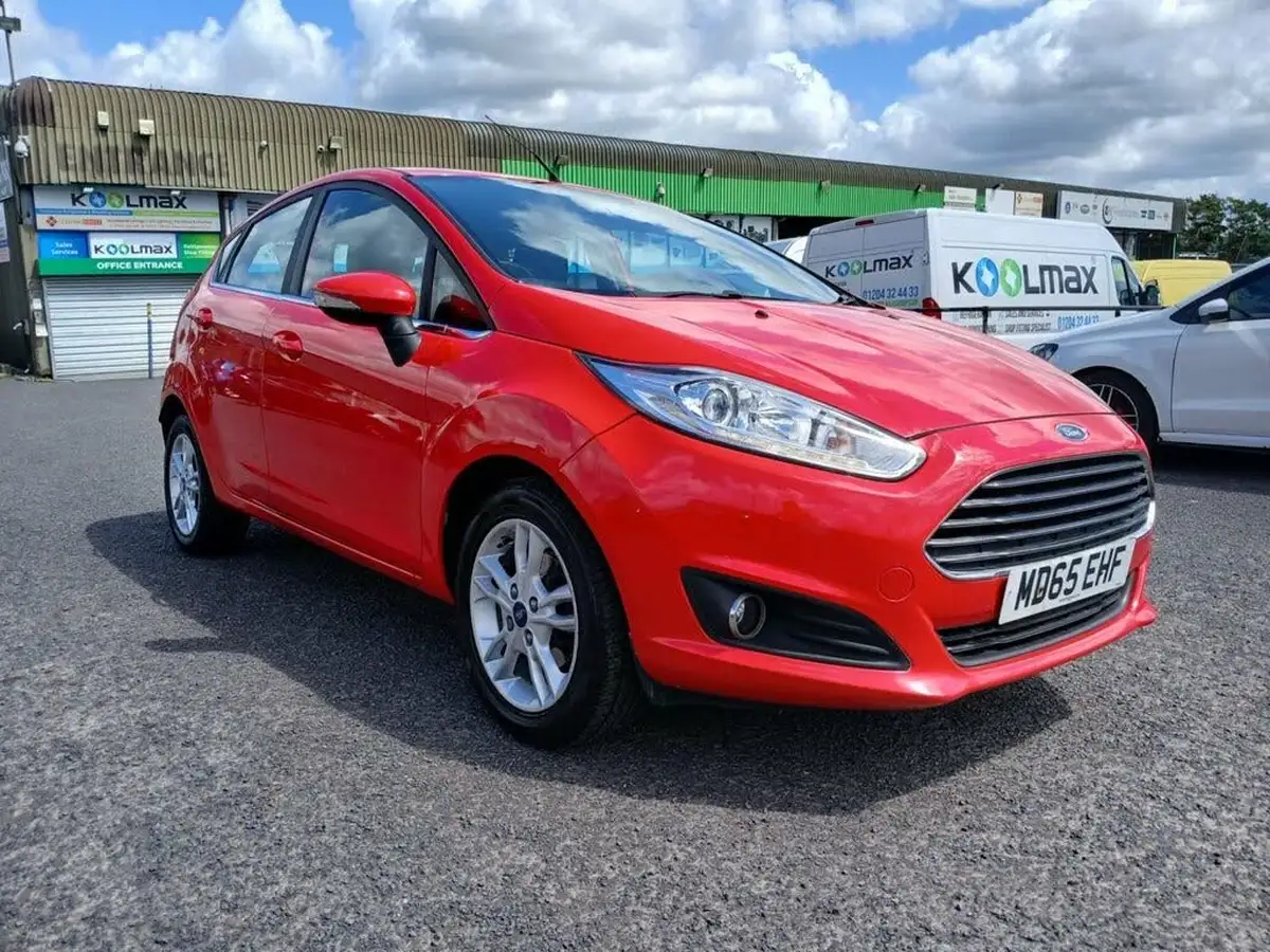2015-ford-fiesta-10t-zetec-100ps-ecoboost-ss-5d-big-0