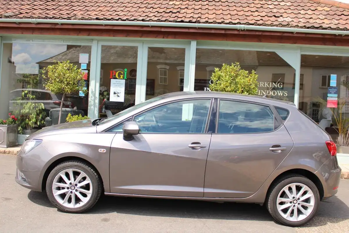2015-seat-ibiza-14-toca-hatchback-5d-big-22