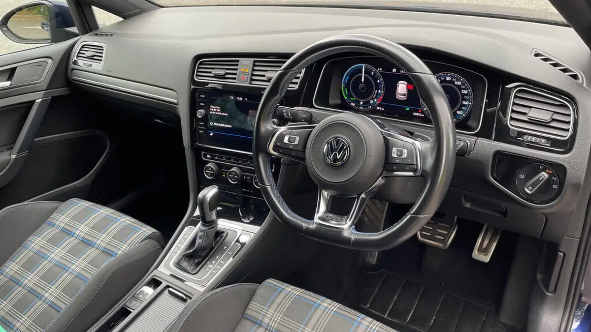 2020-volkswagen-golf-14-tsi-gte-advance-big-8