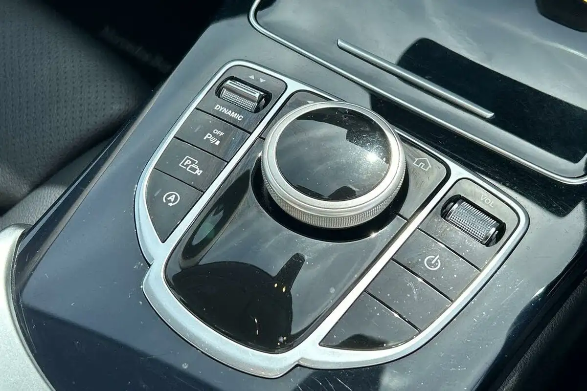 2019-mercedes-benz-c-class-20d-c220d-se-ss-saloon-4d-big-29