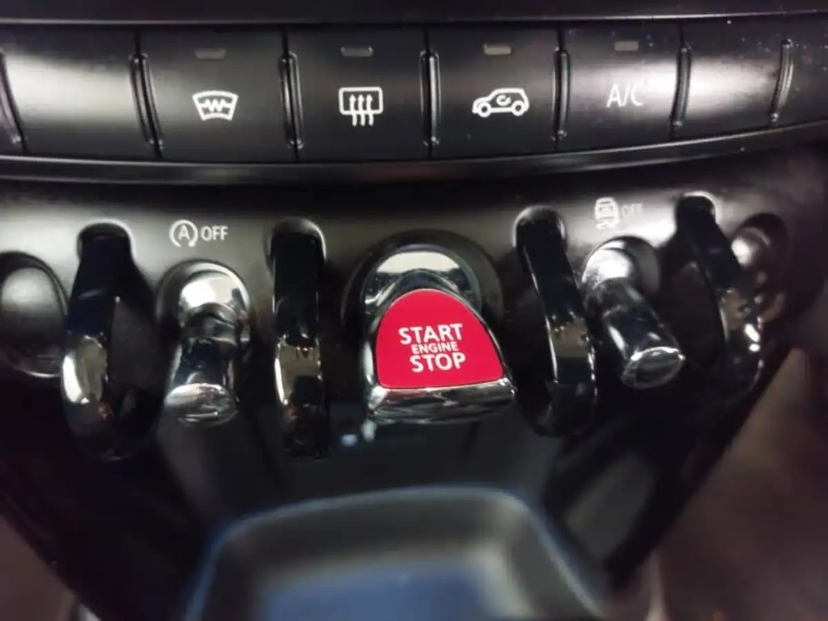 2022-mini-cooper-15-cooper-classic-hatchback-3d-big-16