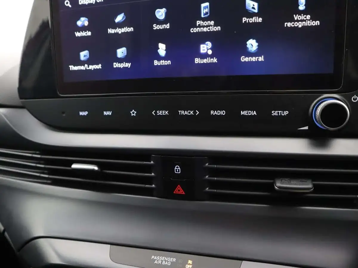 2022-hyundai-i20-10-t-gdi-premium-eclutch-imt-big-17