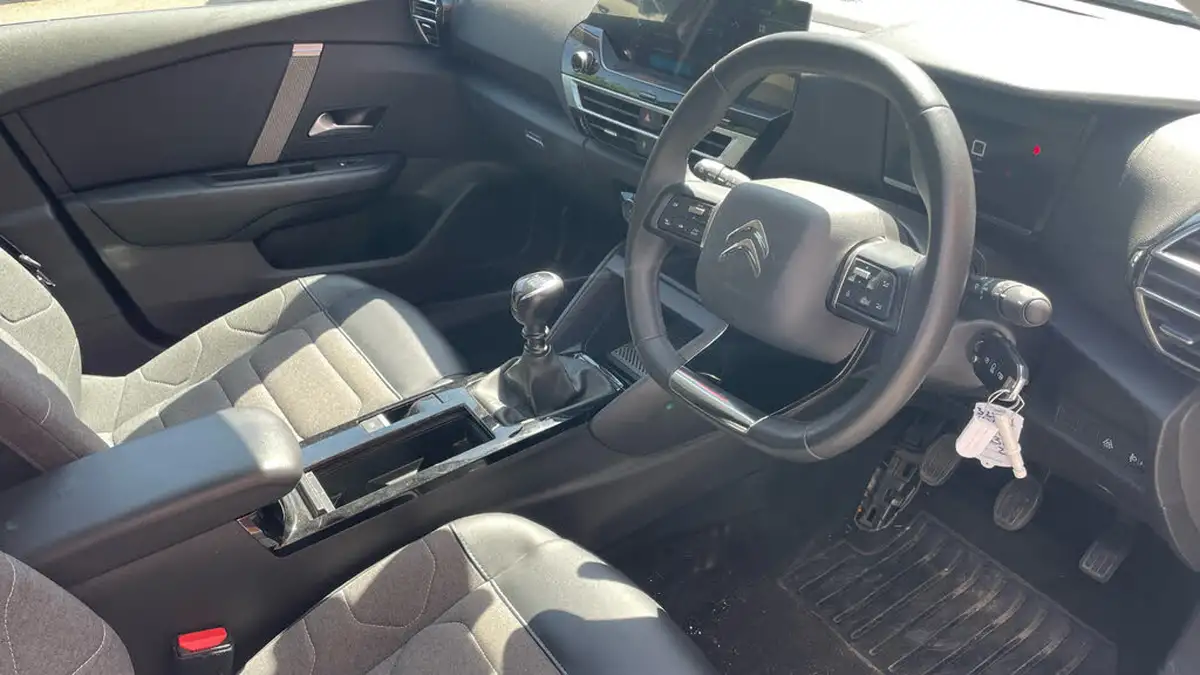 2023-citroen-c4-12-puretech-sense-big-10