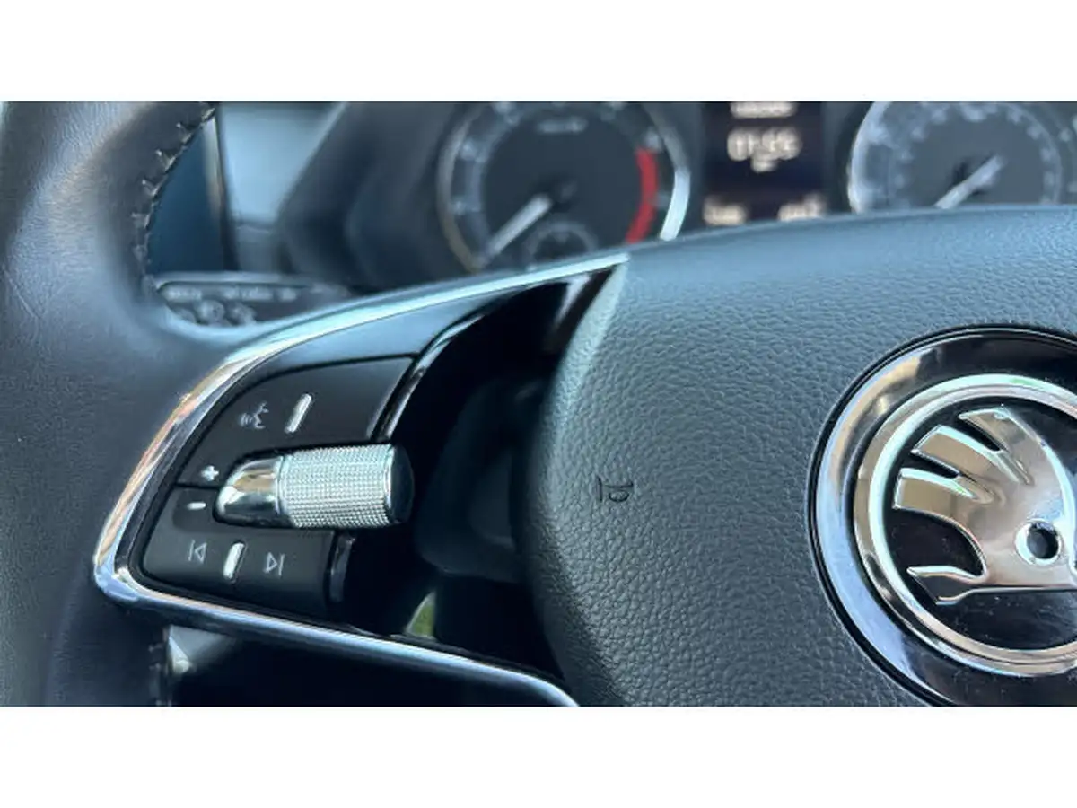 2021-skoda-octavia-10-tsi-se-estate-big-16
