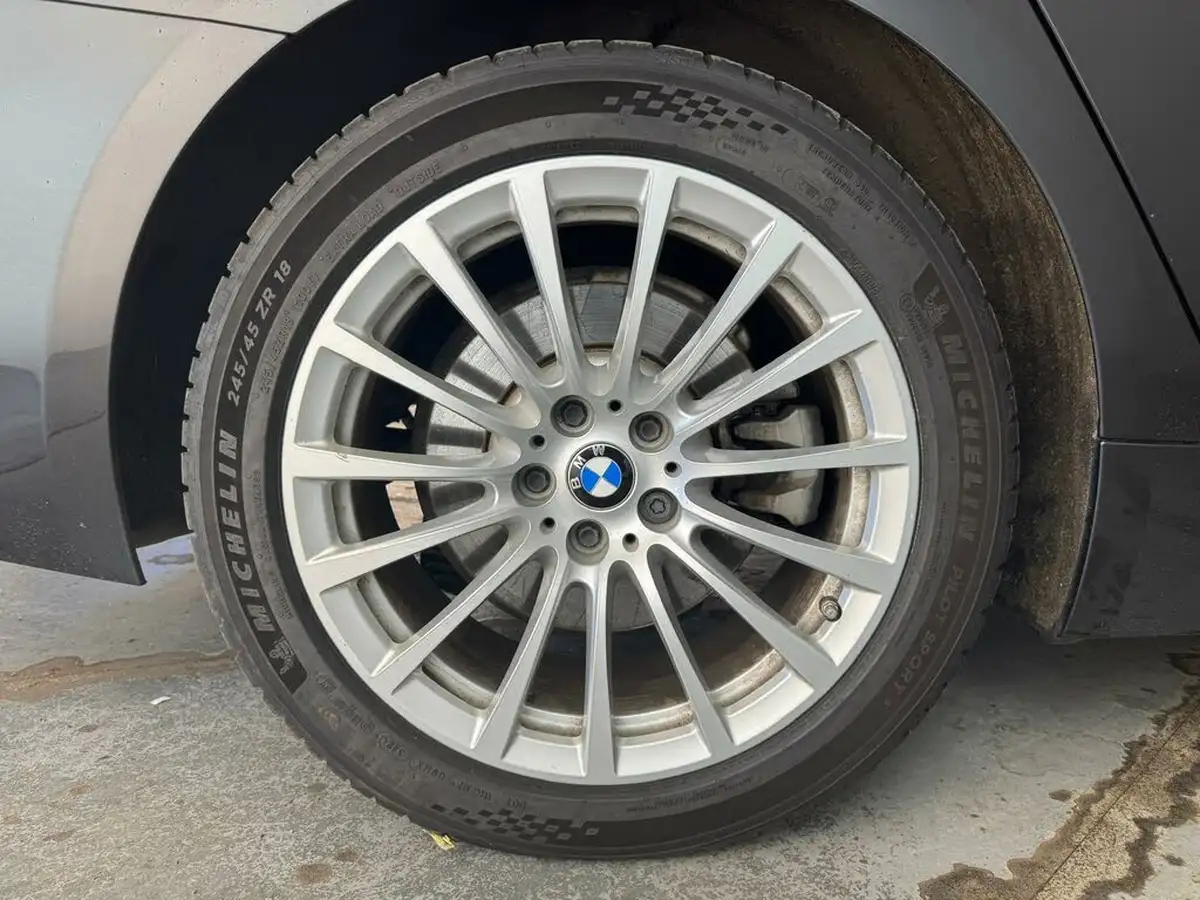 2021-bmw-5-series-20-530e-se-touring-5d-big-27