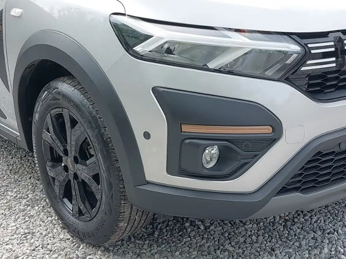 2024-dacia-sandero-stepway-10-tce-extreme-90bhp-big-8