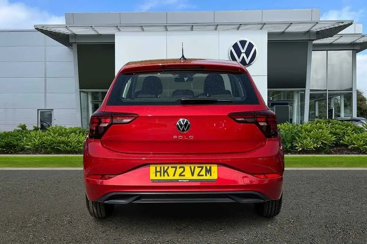 2022-volkswagen-polo-10-life-big-8