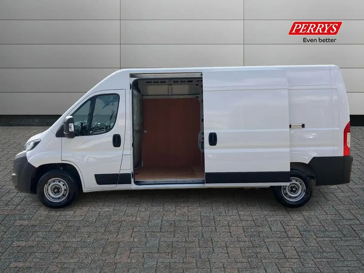 2024-citroen-relay-big-2