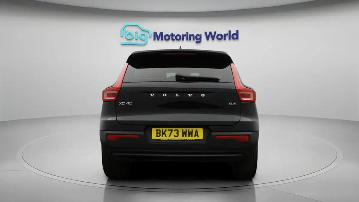 2023-volvo-xc40-20-b3-plus-big-5