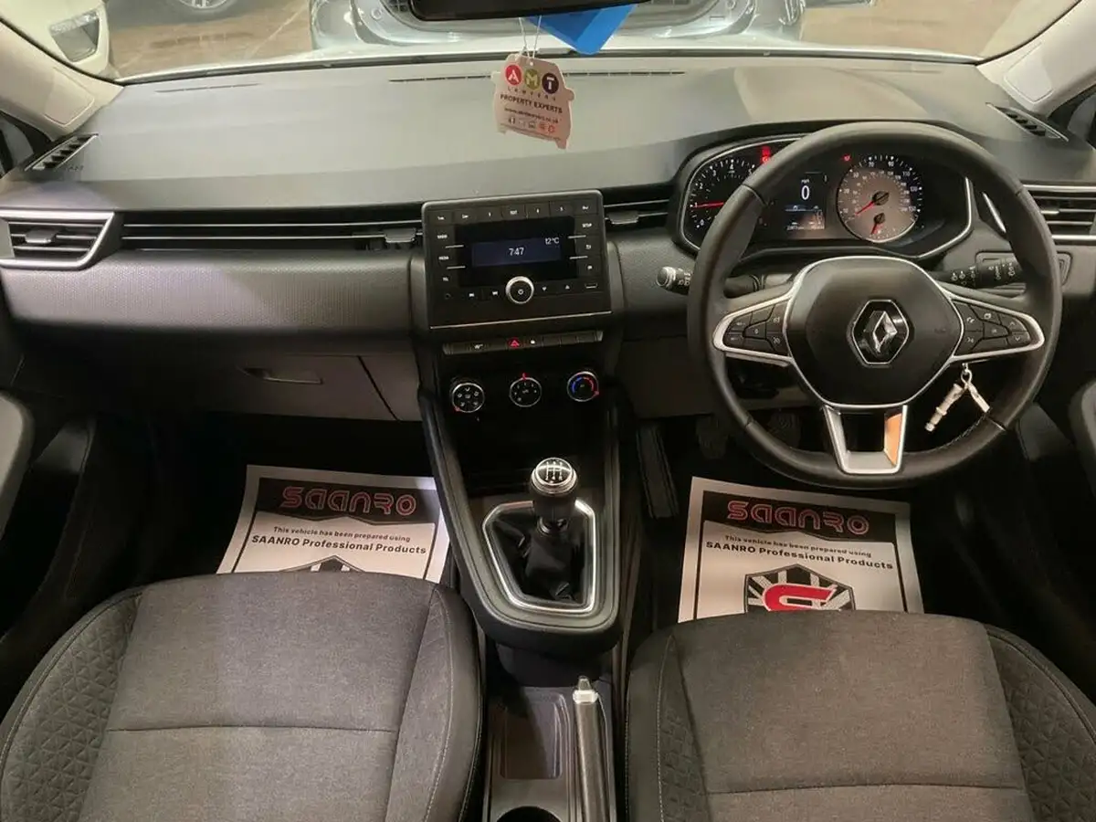 2020-renault-clio-10-sce-play-75bhp-big-39