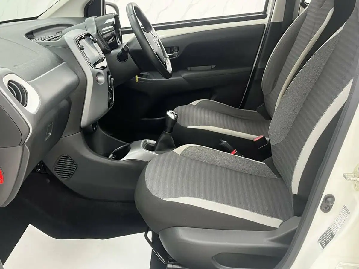 2020-toyota-aygo-10-vvt-i-x-play-big-14