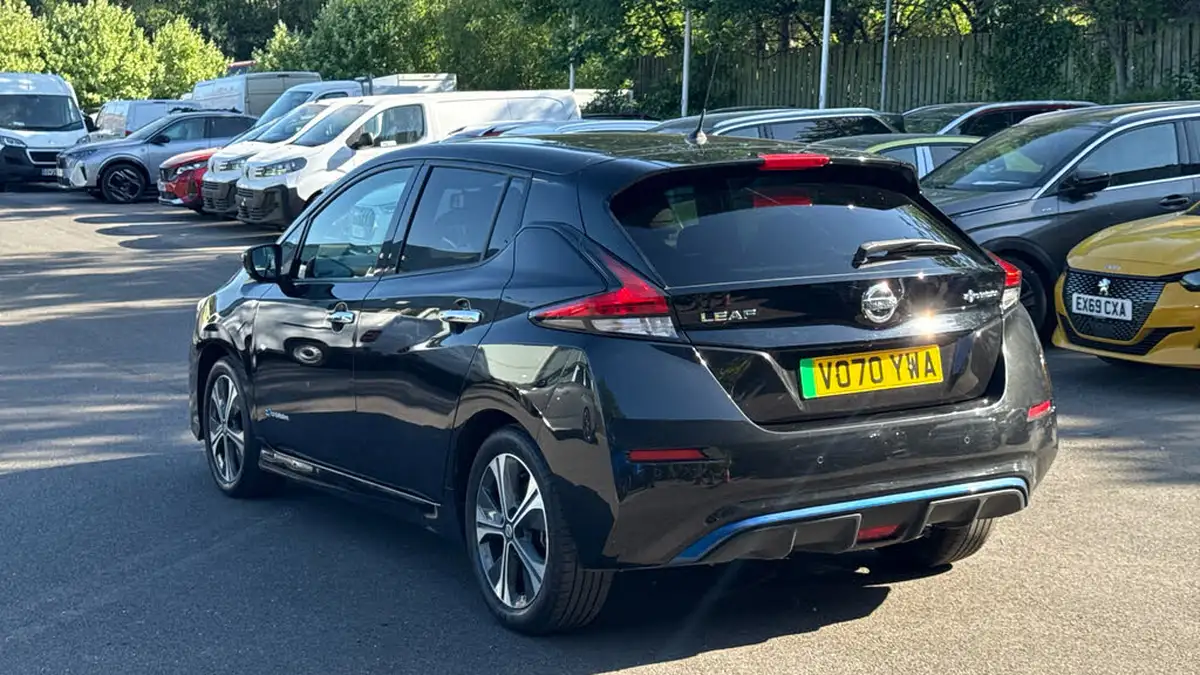 2020-nissan-leaf-e-tekna-big-4