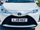 2019-toyota-yaris-small-12