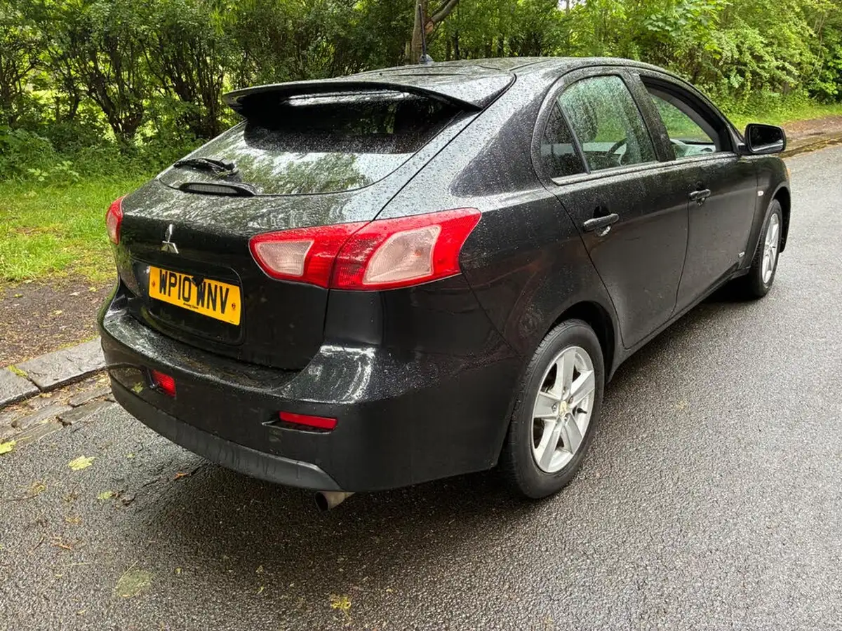 2010-mitsubishi-lancer-20td-gs2-big-4