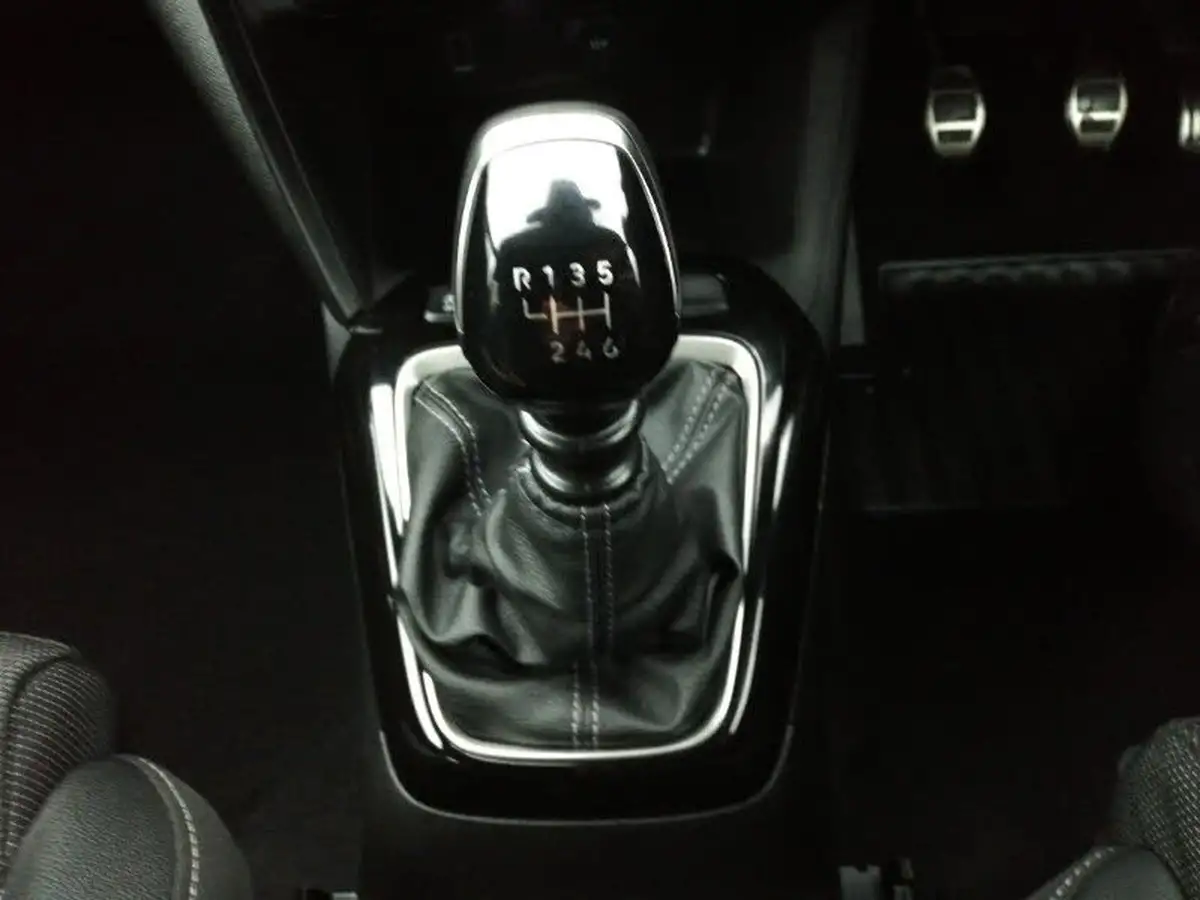 2024-vauxhall-corsa-12-turbo-gs-100ps-big-11
