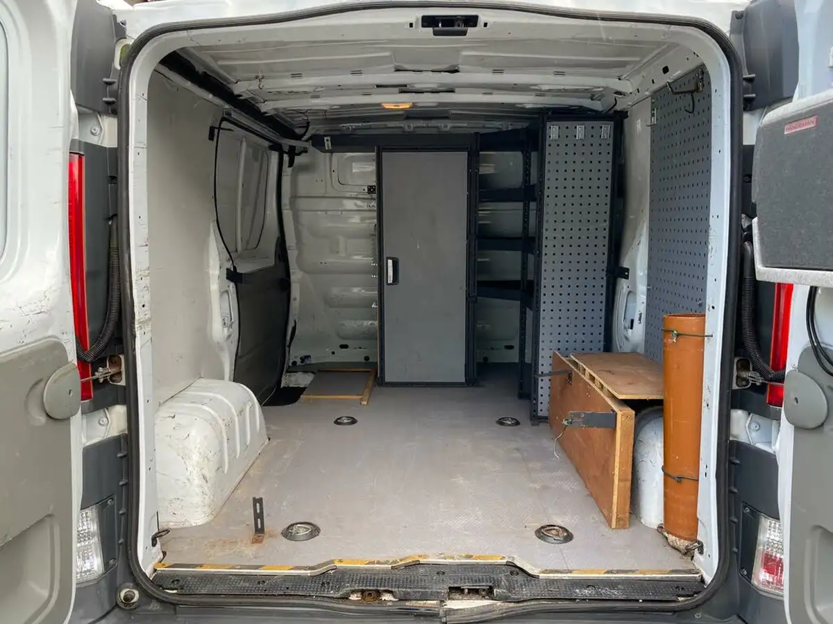 2014-vauxhall-vivaro-20td-2900-swb-115ps-panel-van-big-10