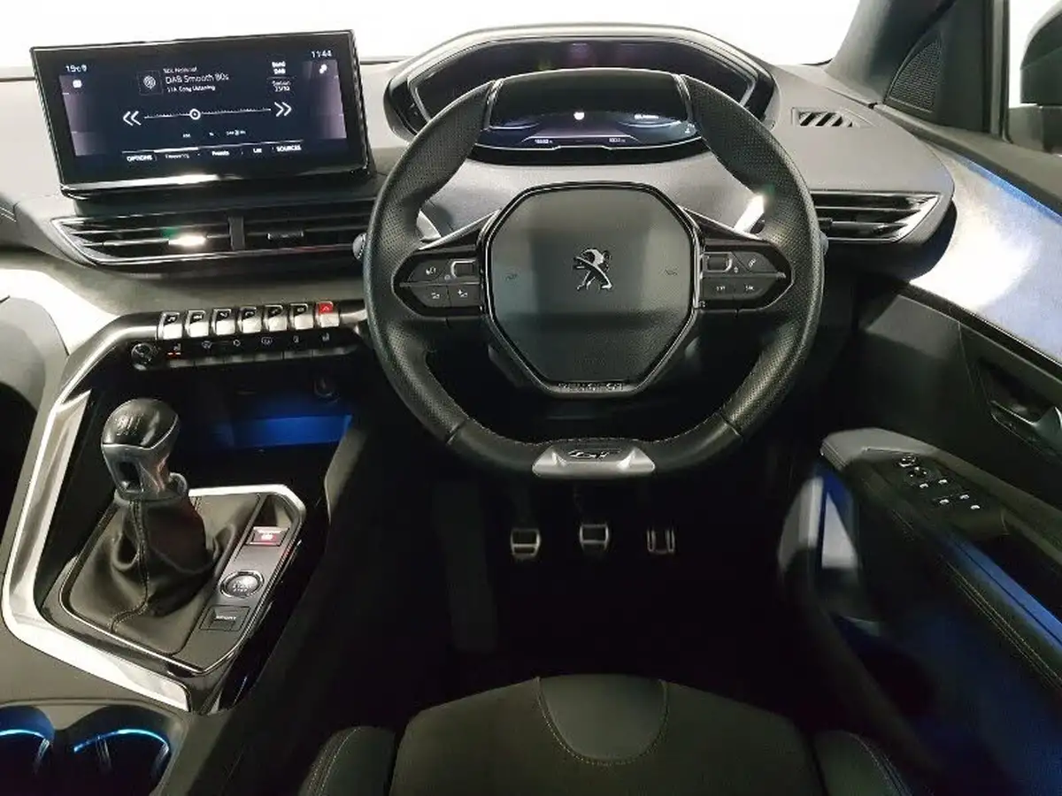 2021-peugeot-3008-suv-15-bluehdi-gt-big-6