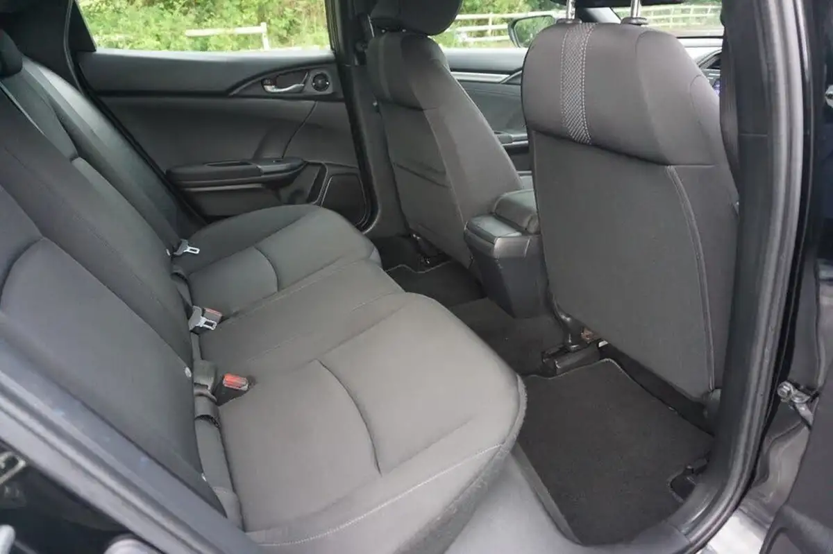 2021-honda-civic-10-vtec-turbo-se-hatchback-5d-big-6