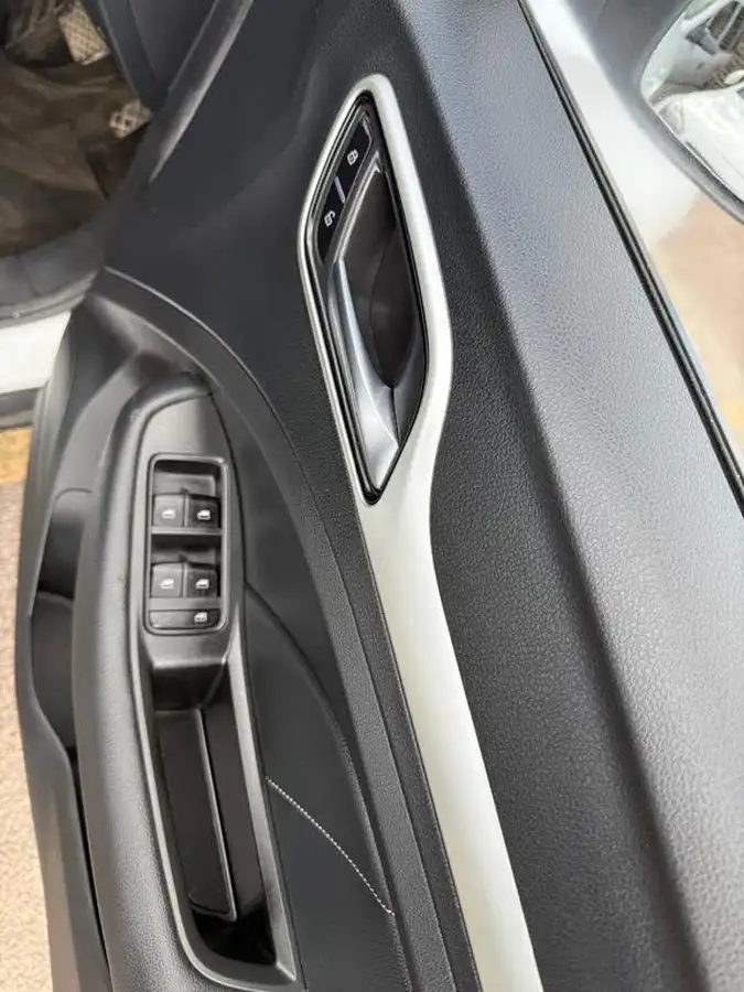 2021-mg-zs-suv-e-exclusive-ev-big-14