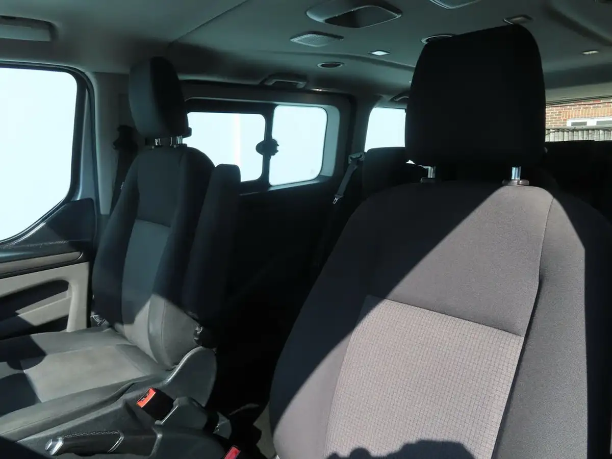 2019-ford-tourneo-custom-20tdci-320-l2-shuttle-bus-130pseu6dt-auto-big-36