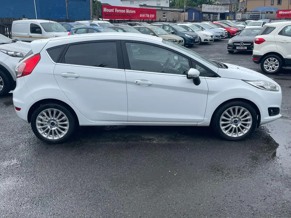 2015-ford-fiesta-10-titanium-100ps-e6-ecoboost-ss-5d-big-12
