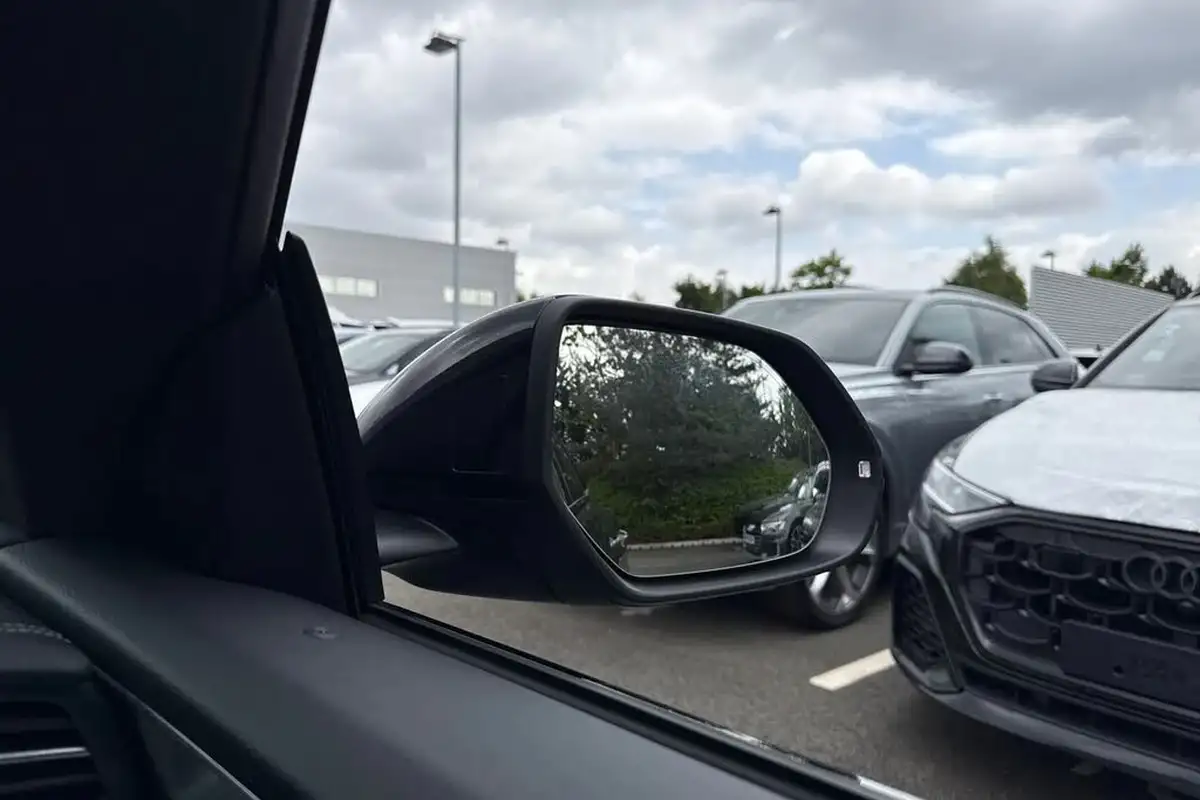 2024-audi-q8-30-55-tfsi-launch-edition-big-20