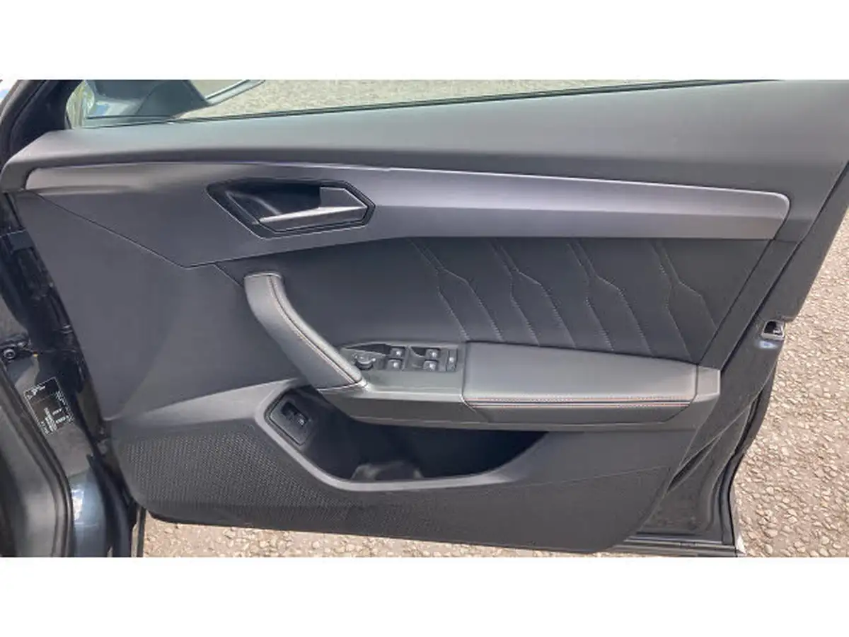 2024-cupra-formentor-14-e-hybrid-v1-big-18