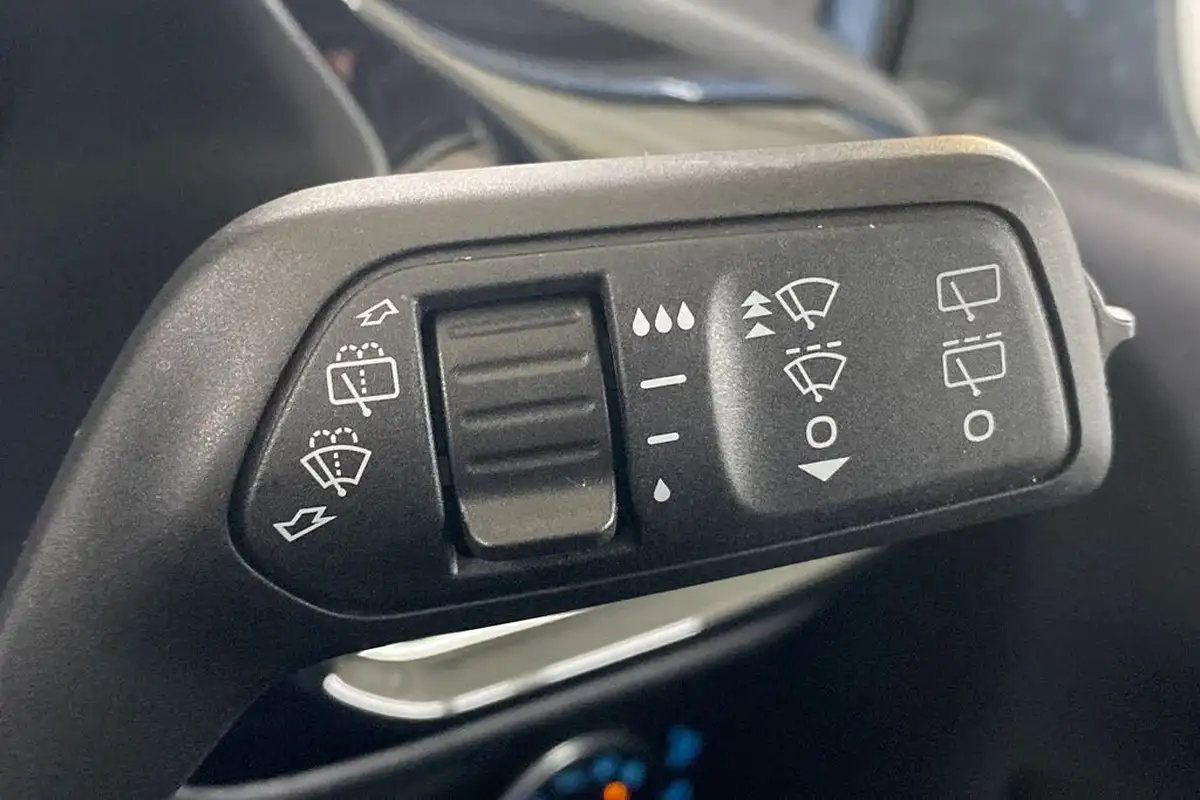 2023-ford-fiesta-10t-titanium-x-125ps-hybrid-mhev-big-33