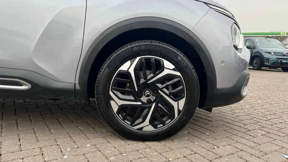 2022-citroen-c4-12-puretech-shine-130ps-big-17