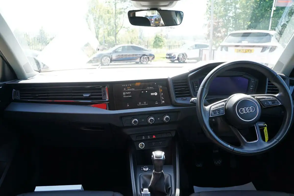 2022-audi-a1-10-25-tfsi-technik-big-14