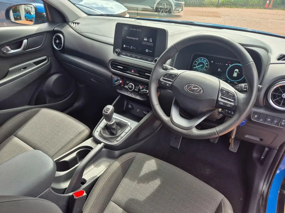 2022-hyundai-kona-10-t-gdi-se-connect-big-13