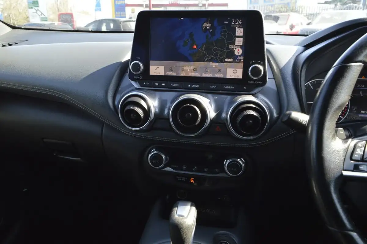 2021-nissan-juke-10-dig-t-enigma-dct-big-16