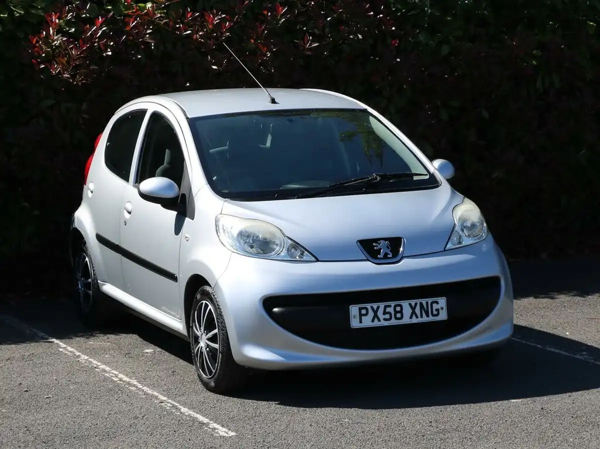 2008-peugeot-107-10-urban-5d-2-tronic-big-1
