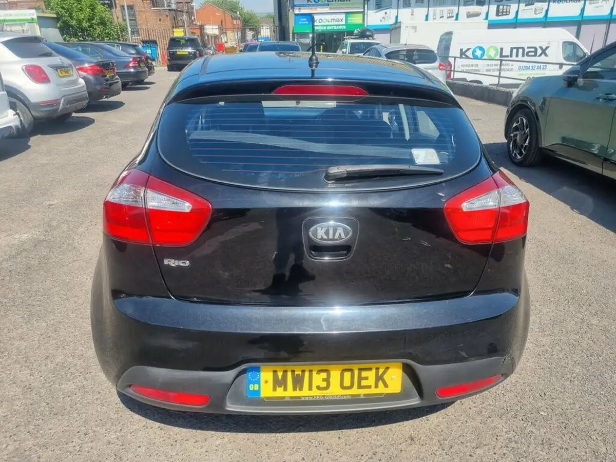 2013-kia-rio-125-1-5d-big-10