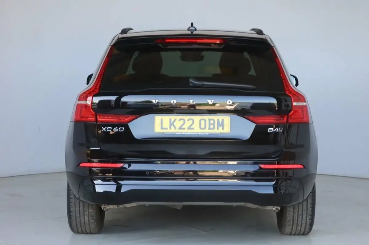 2021-volvo-xc60-20td-b4-momentum-awd-big-7