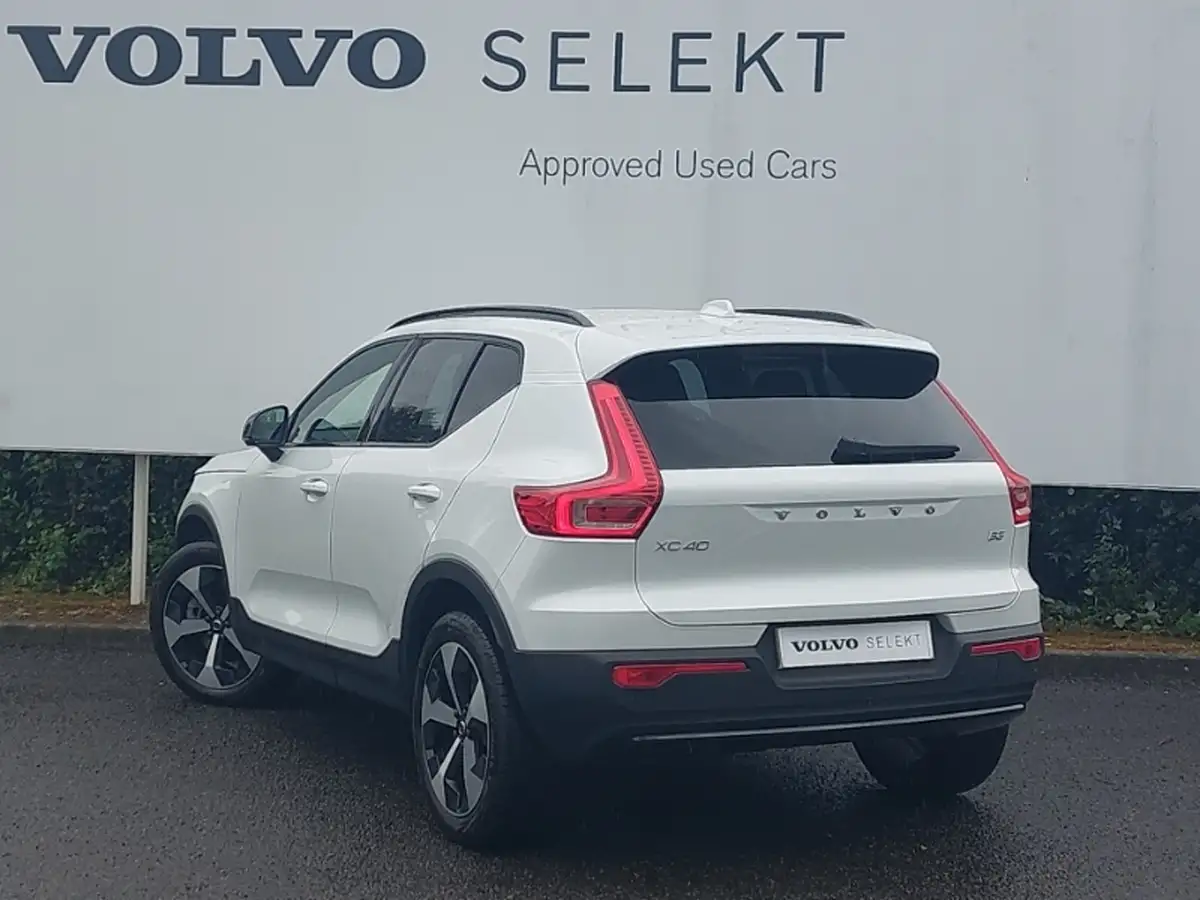 2024-volvo-xc40-20-b3-plus-big-1