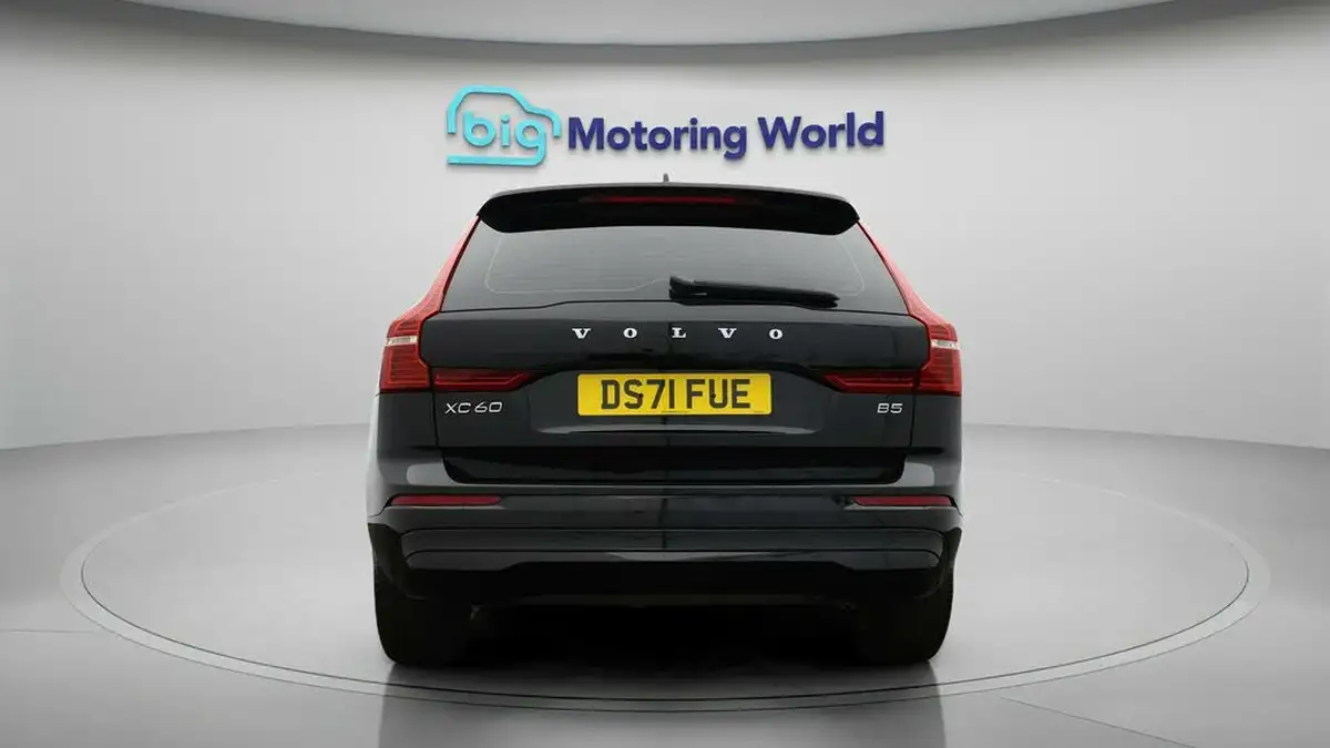 2021-volvo-xc60-20-b5-momentum-big-5