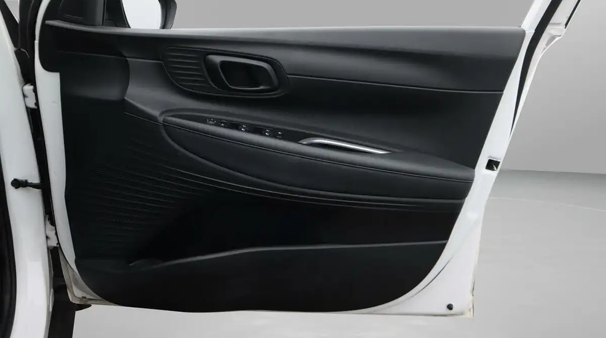 2022-hyundai-bayon-10-t-gdi-se-connect-dct-big-15