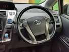 2013-toyota-prius-small-26