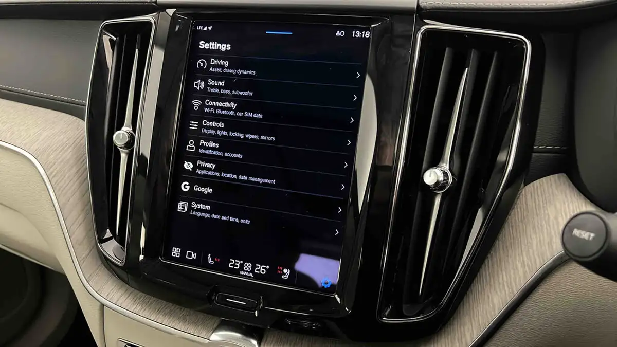 2021-volvo-xc60-20-t6-inscription-350bhp-big-40