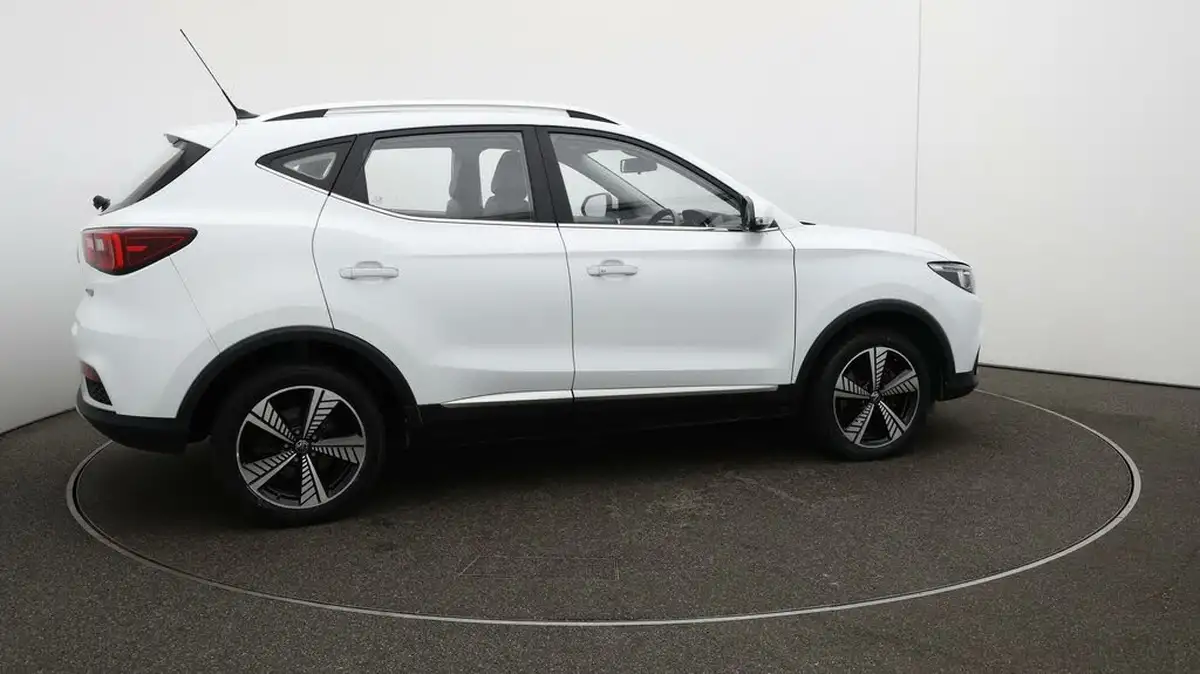 2021-mg-zs-suv-e-exclusive-ev-big-49